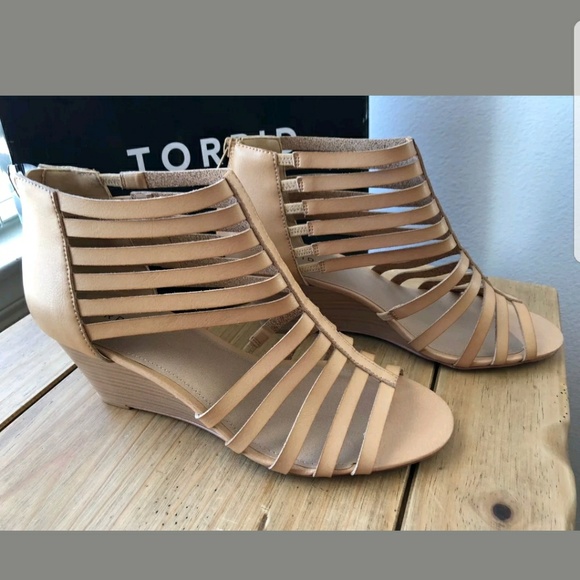 NIB Torrid Tan Strappy Wedge Sandals - Picture 4 of 7